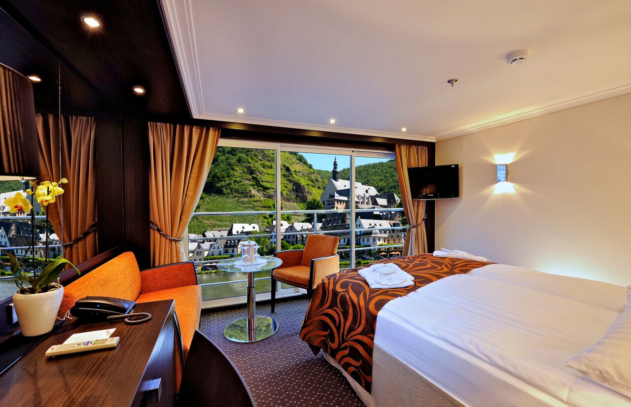 Travelmodia - stateroom on Avalon Waterways